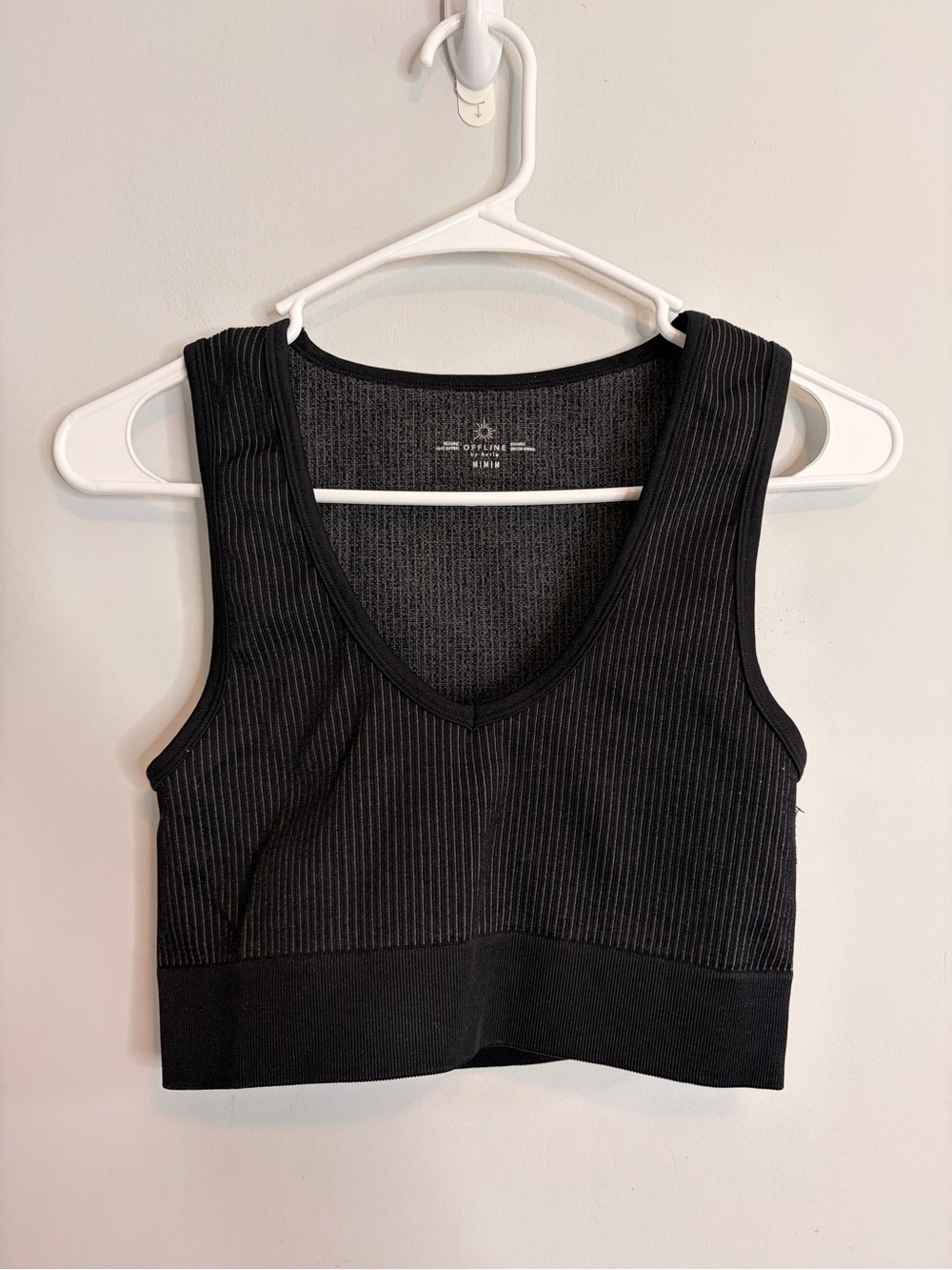 aerie Black Seamless Ribbed V-Neck Crop Tank Medium